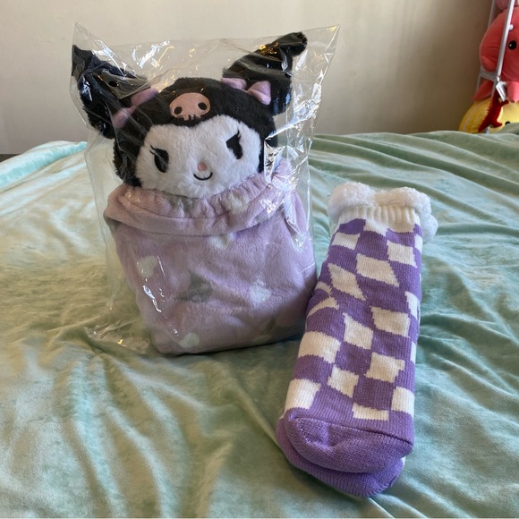 Kuromi Cozy Bundle - Picture 1 of 6
